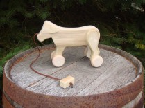 Child Play – Unfinished Pine Pull-Toy Cow