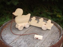 Child Play – Unfinished Pine Pull-Toy Ducks