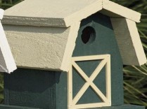 Farm Barn Birdhouse